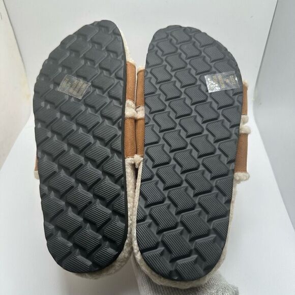 CUSHIONAIRE Women's Cuddle Fur Faux Shearling lined slide sandal +Memory Foam 8 - Picture 5 of 7